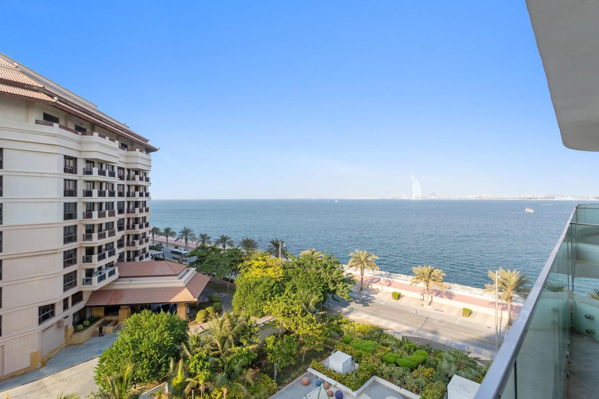 Lux Mina 1 Bhk In Palm Jumeirah With Sea View And Private Beach Dubai