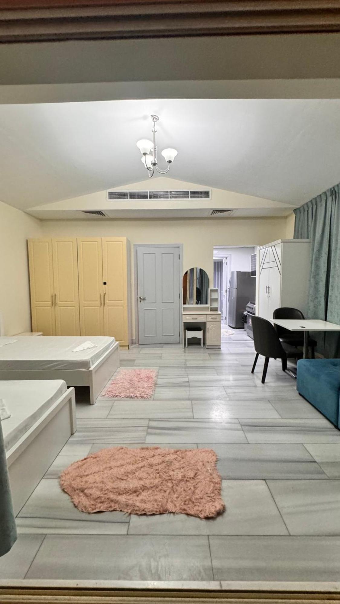 White House Guest house Dubai