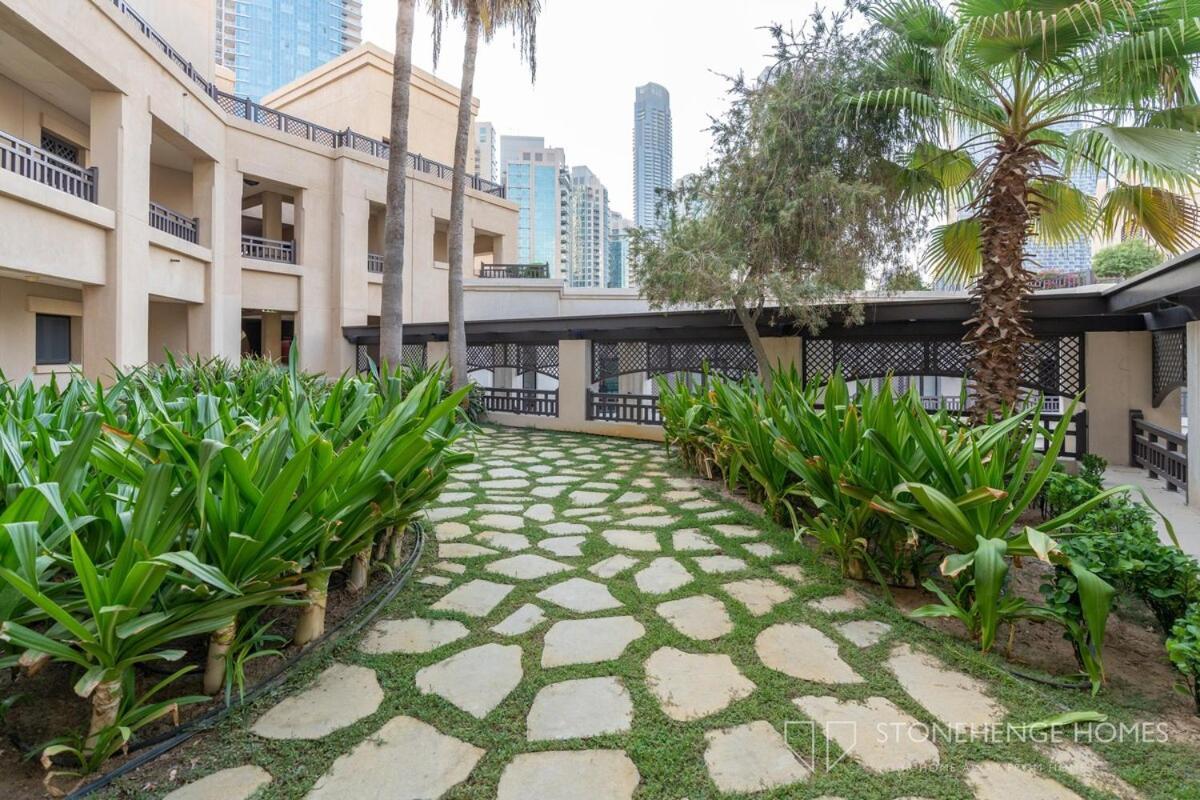 Lux & Cozy 1 Bedroom Steps Away From Burj Khalifa & Mall