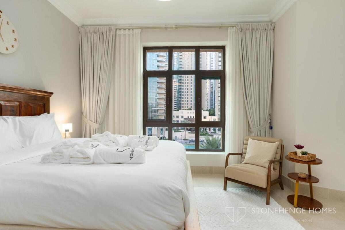 Lux & Cozy 1 Bedroom Steps Away From Burj Khalifa & Mall Apartment