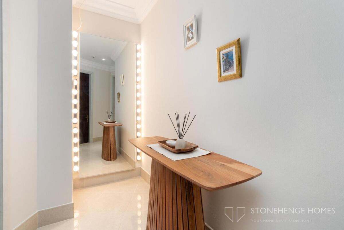 Lux & Cozy 1 Bedroom Steps Away From Burj Khalifa & Mall