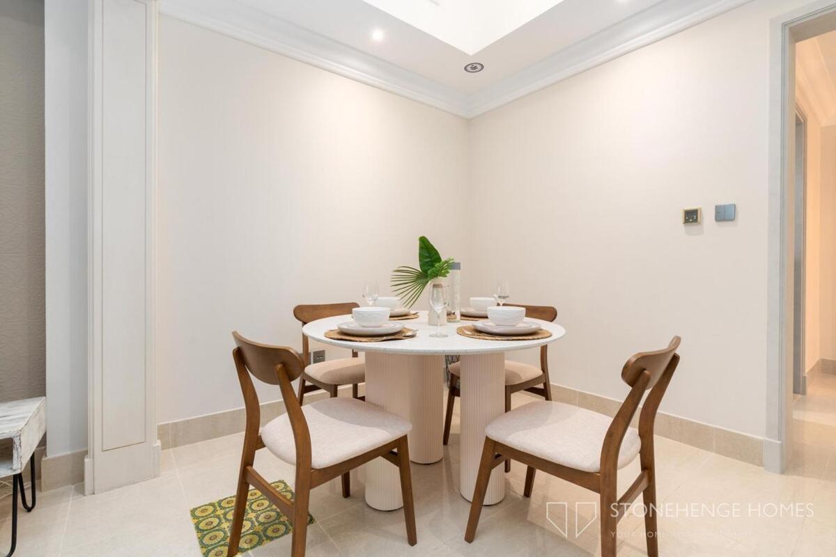 Apartment Lux & Cozy 1 Bedroom Steps Away From Burj Khalifa & Mall Dubai