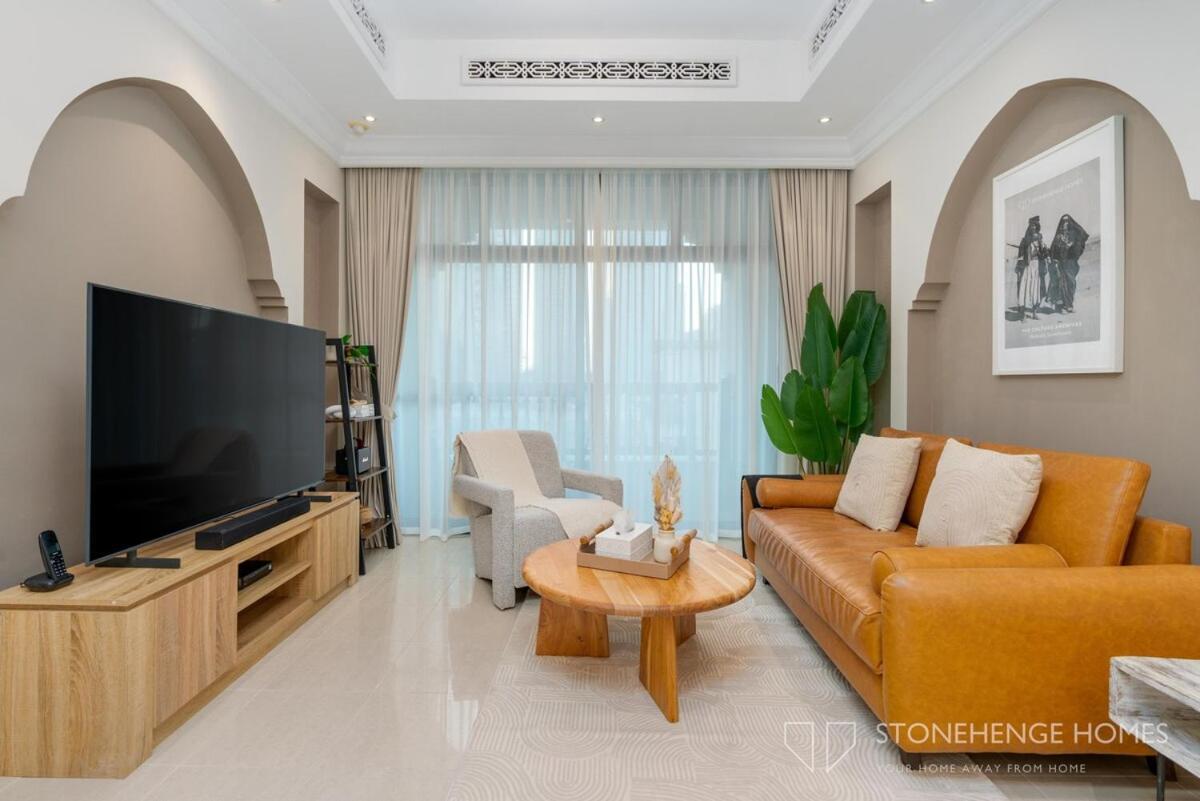 Lux & Cozy 1 Bedroom Steps Away From Burj Khalifa & Mall Apartment *