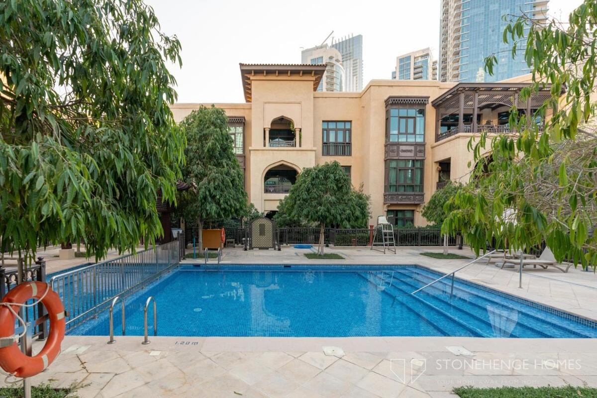 Lux & Cozy 1 Bedroom Steps Away From Burj Khalifa & Mall *