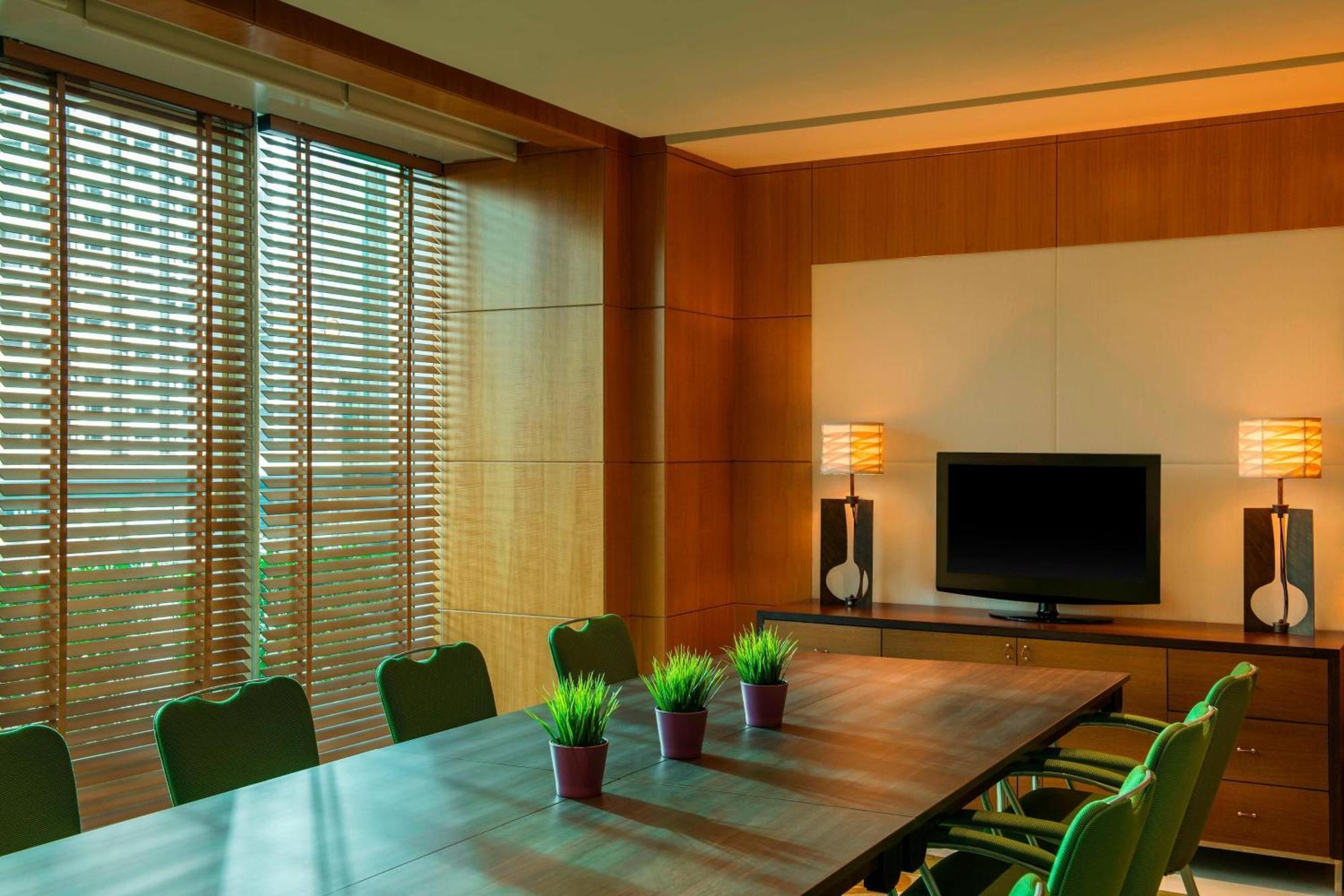 Four Points By Sheraton Sheikh Zayed Road Hotel