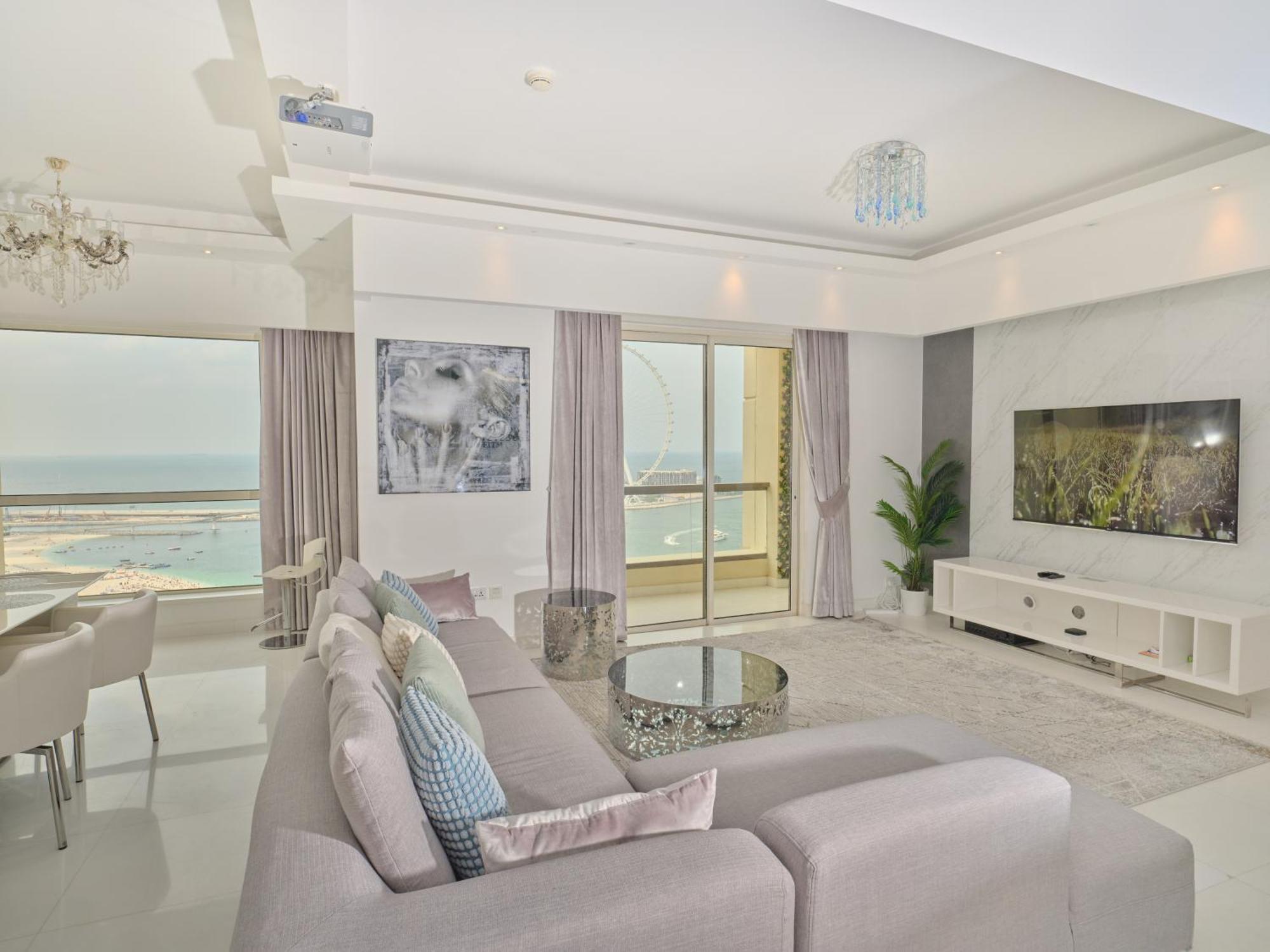 Jbr Beachfront Luxe Sea Facing Apartment