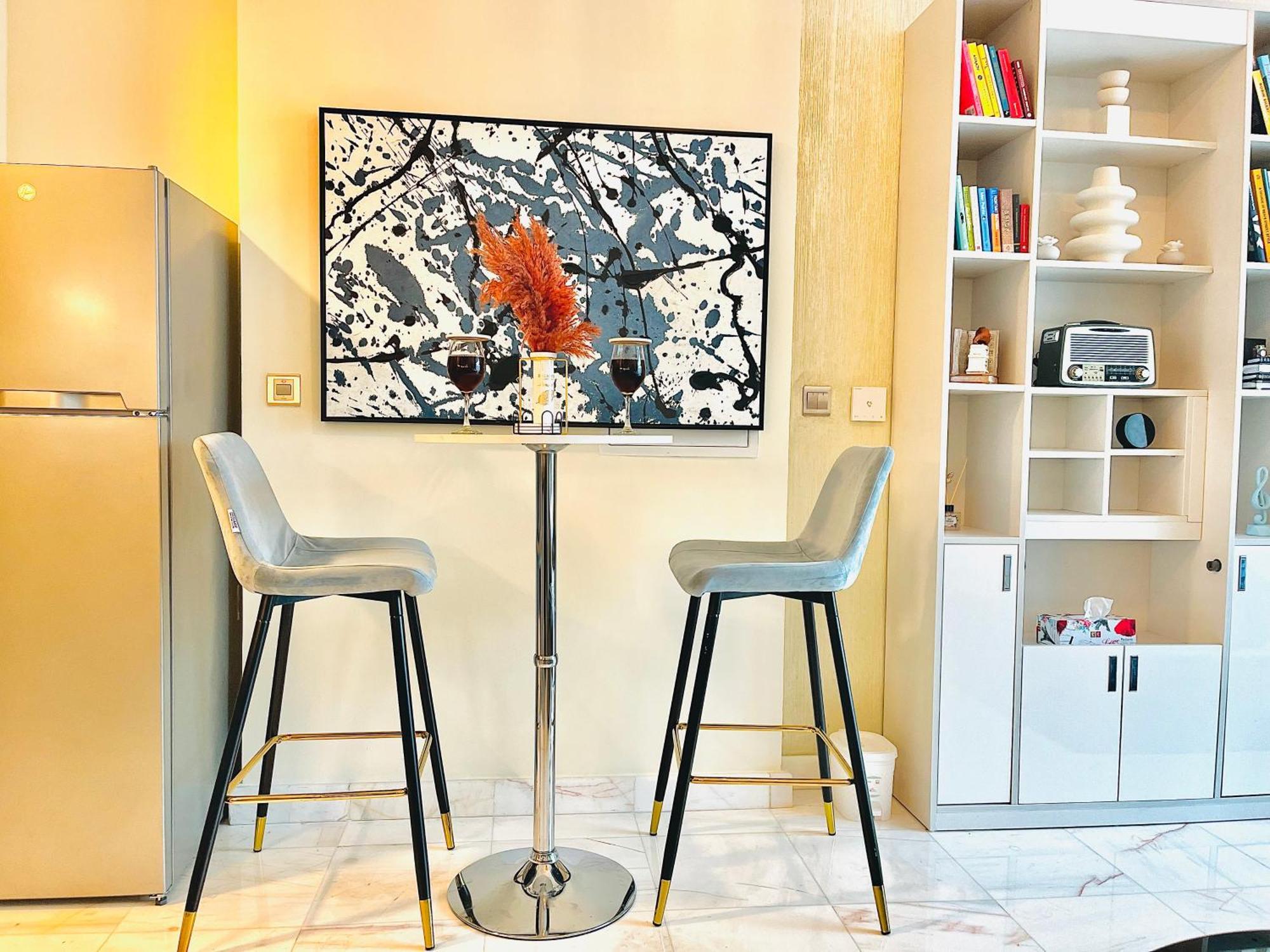 Marvellous Burj Khalifa View Studio, In Downtown Apartment