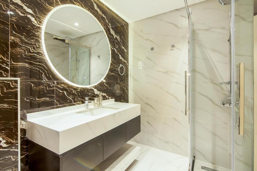 Spacious 2bdr With Sea View In Jbr *