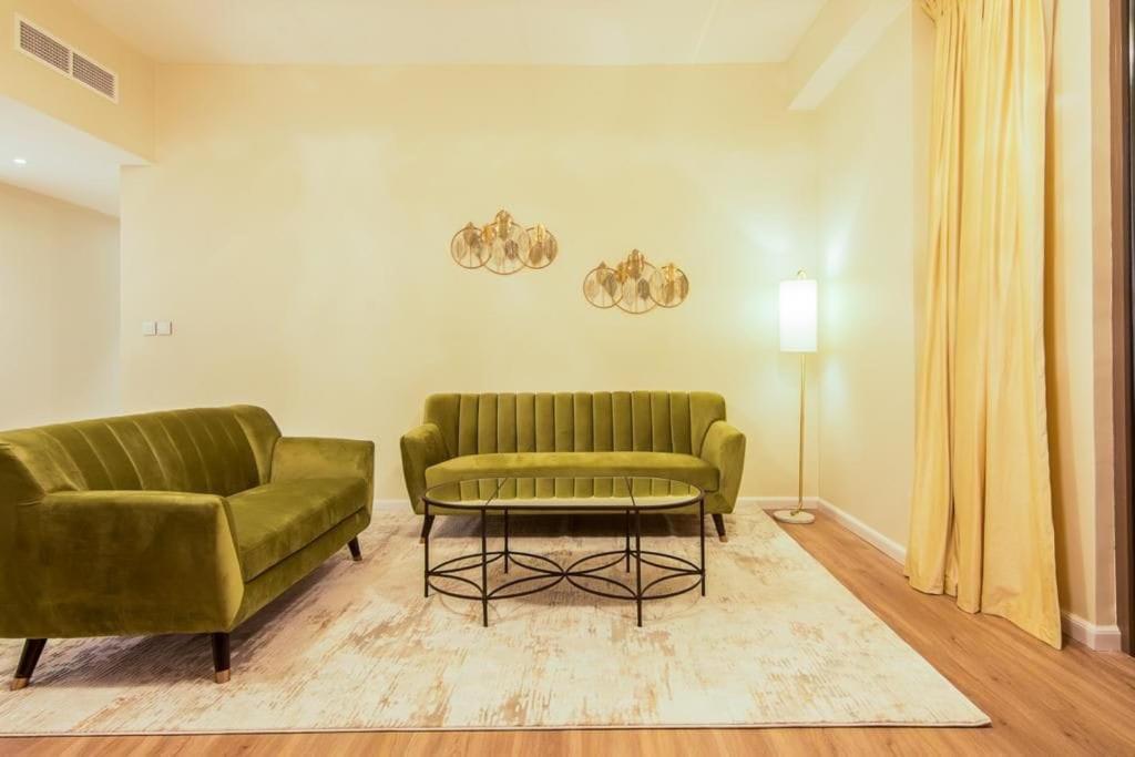Apartment Spacious 2bdr With Sea View In Jbr *
