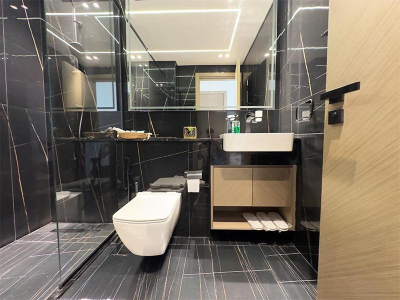Apartment Luxurious New 1 Bedroom With Balcony And New Building Dubai