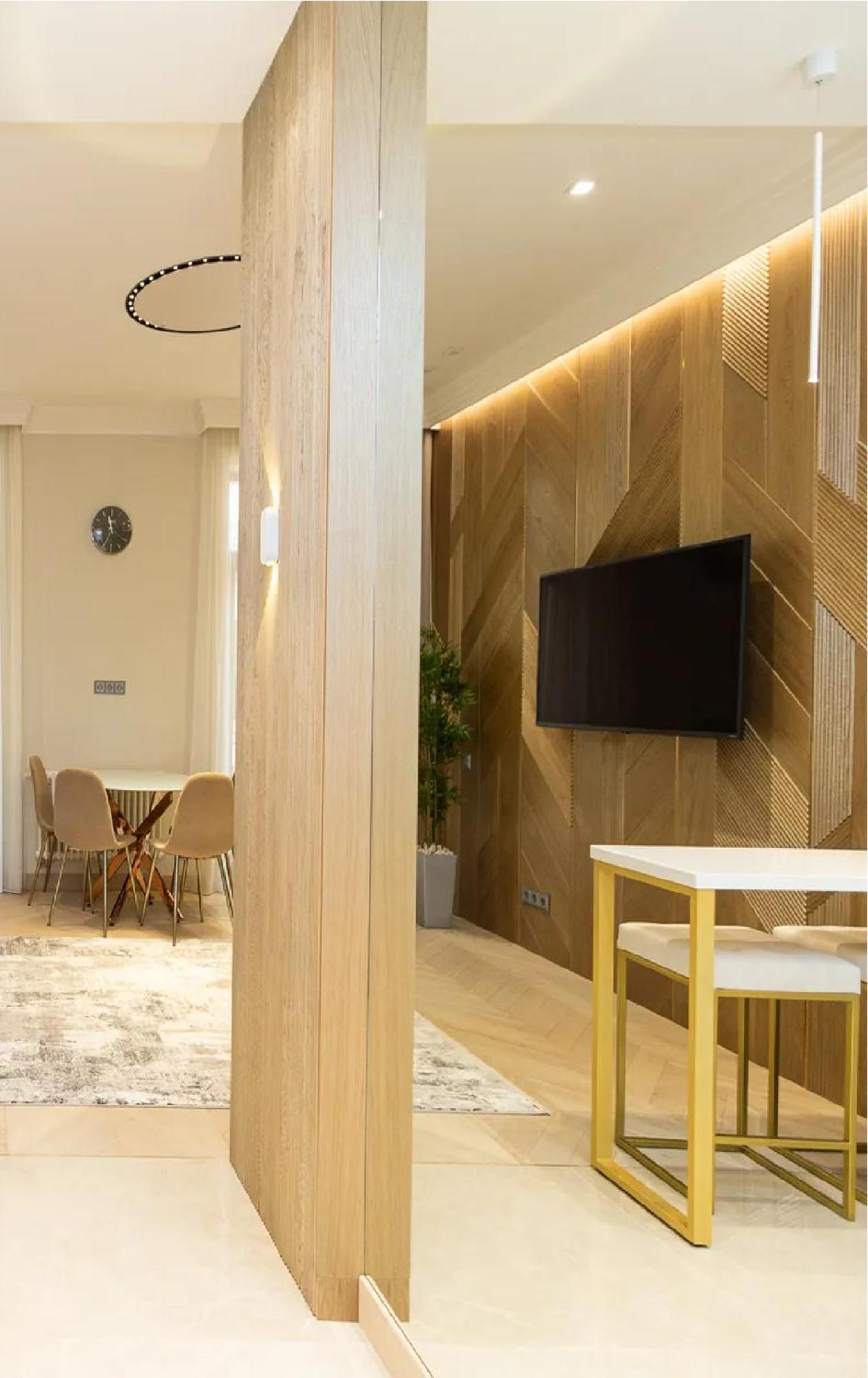 Burj Royale - Luxury Apartment *