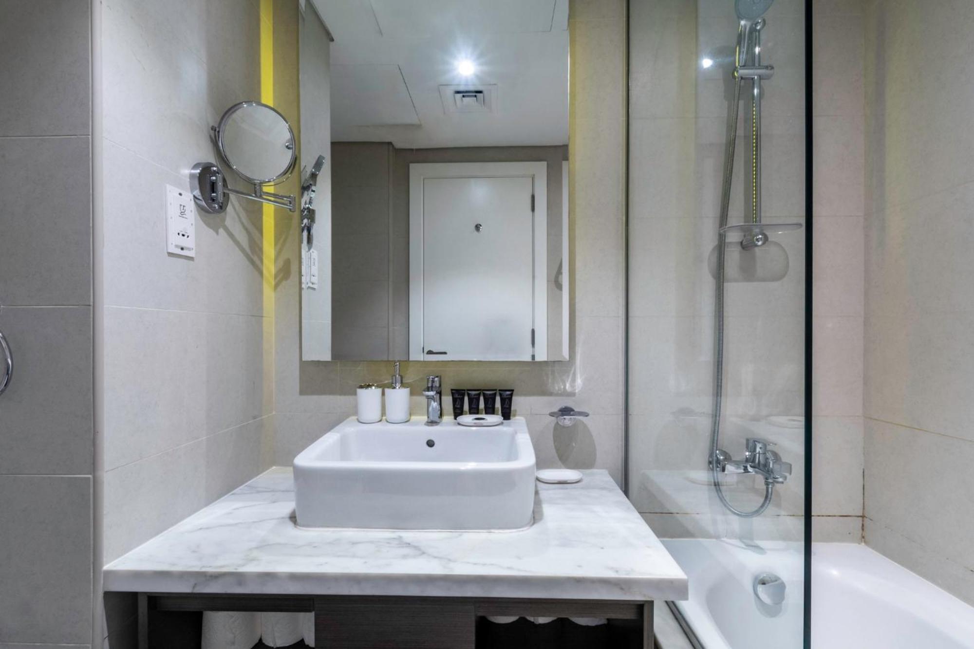 Elegant Escapes - Damac Prive By Canal