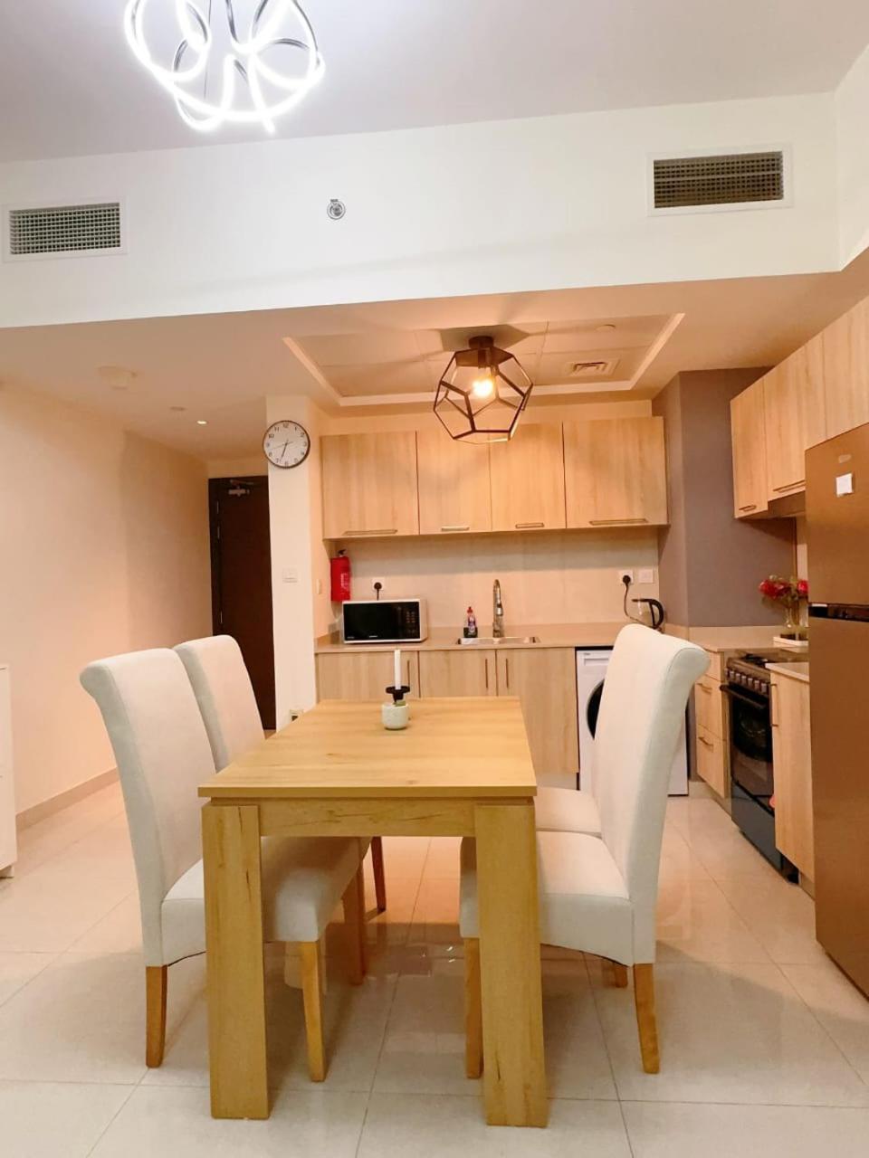 Caicai Homes Ag Tower-business Bay-dubai Apartment *