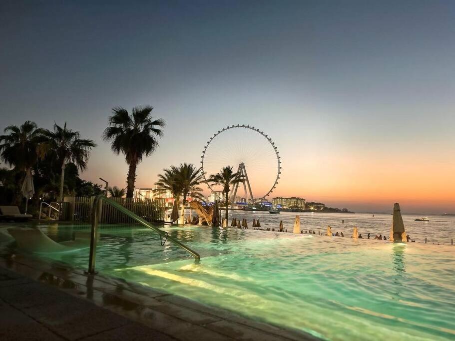 Aura Luxury - & Infinity Pool Apartment *
