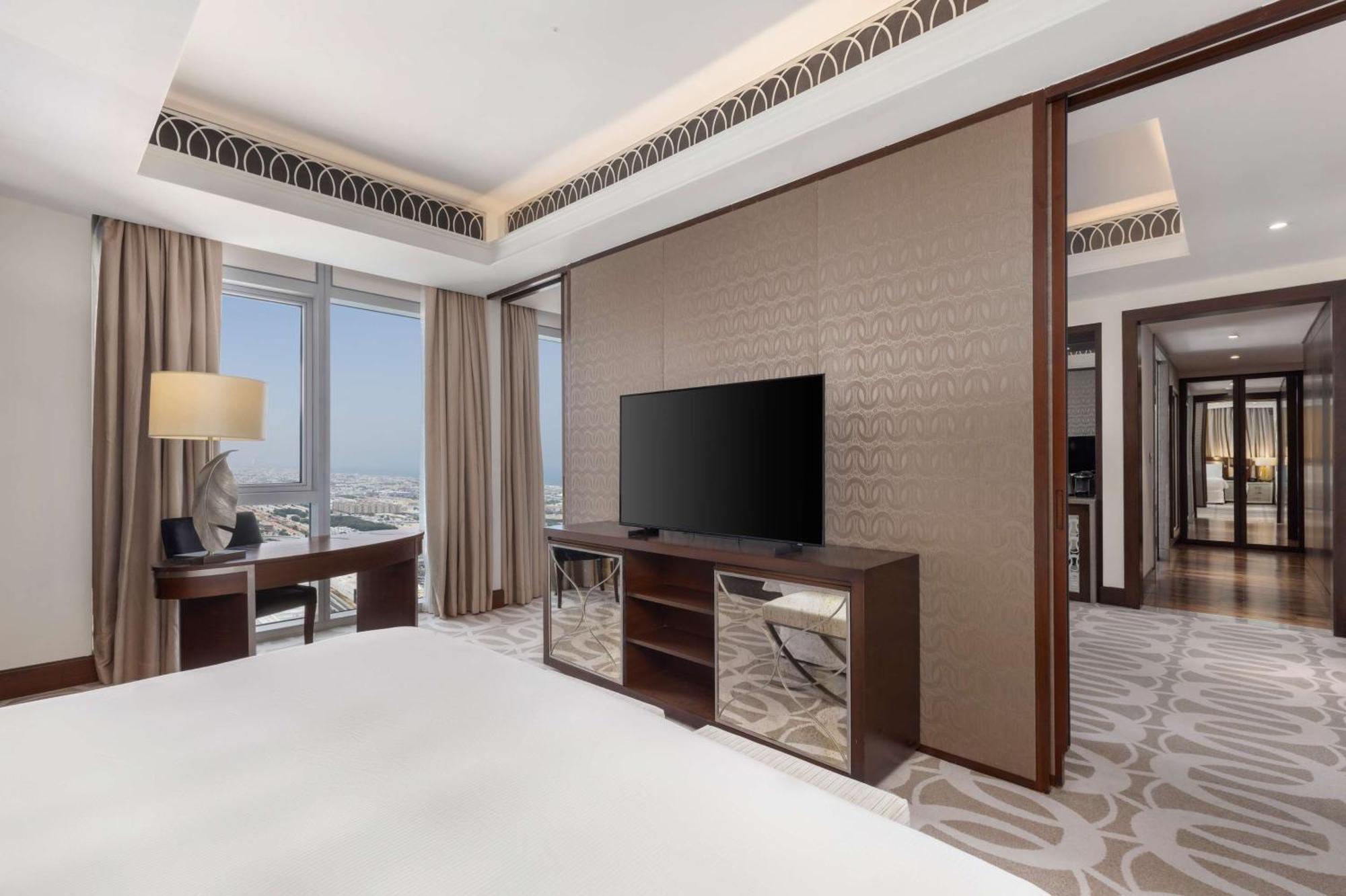 Hilton Al Habtoor 5* Dubai