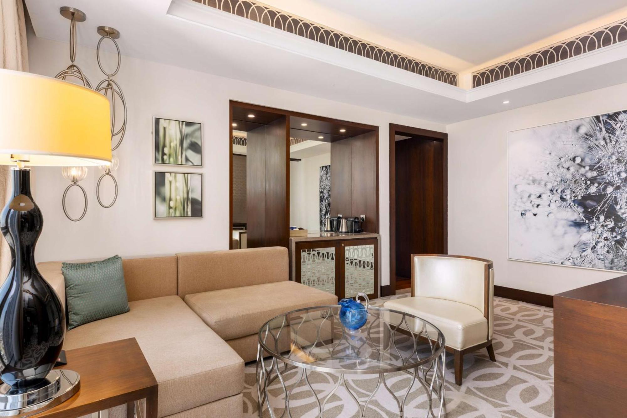 Hilton Al Habtoor 5* Dubai