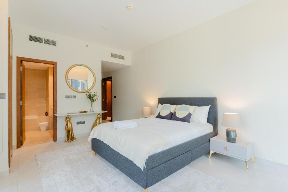 Stylish And Roomy 1br Marina View Fits 3 *