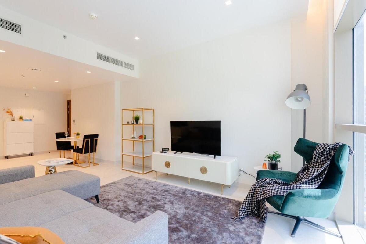 Stylish And Roomy 1br Marina View Fits 3 *