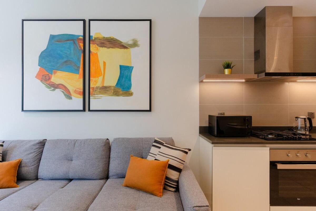 Apartment Stylish And Roomy 1br Marina View Fits 3 *