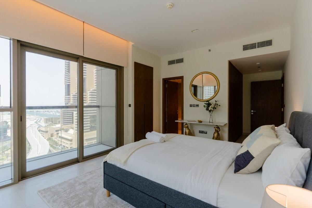 Stylish And Roomy 1br Marina View Fits 3 Apartment *