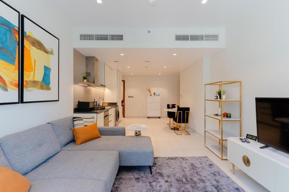 Stylish And Roomy 1br Marina View Fits 3 Apartment