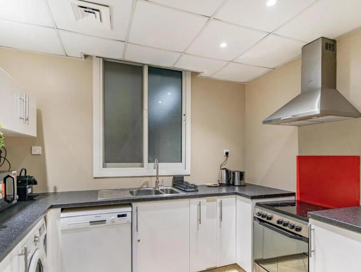 Luxury One Bedroom In Marina Apartment Dubai