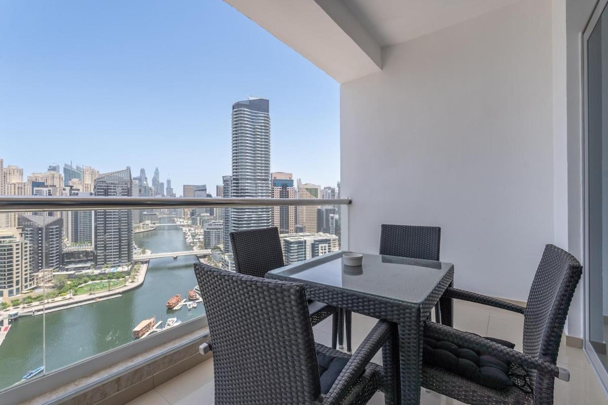 Airy And Cozy 2-bedroom With Marina Views In Dec Tower 2
