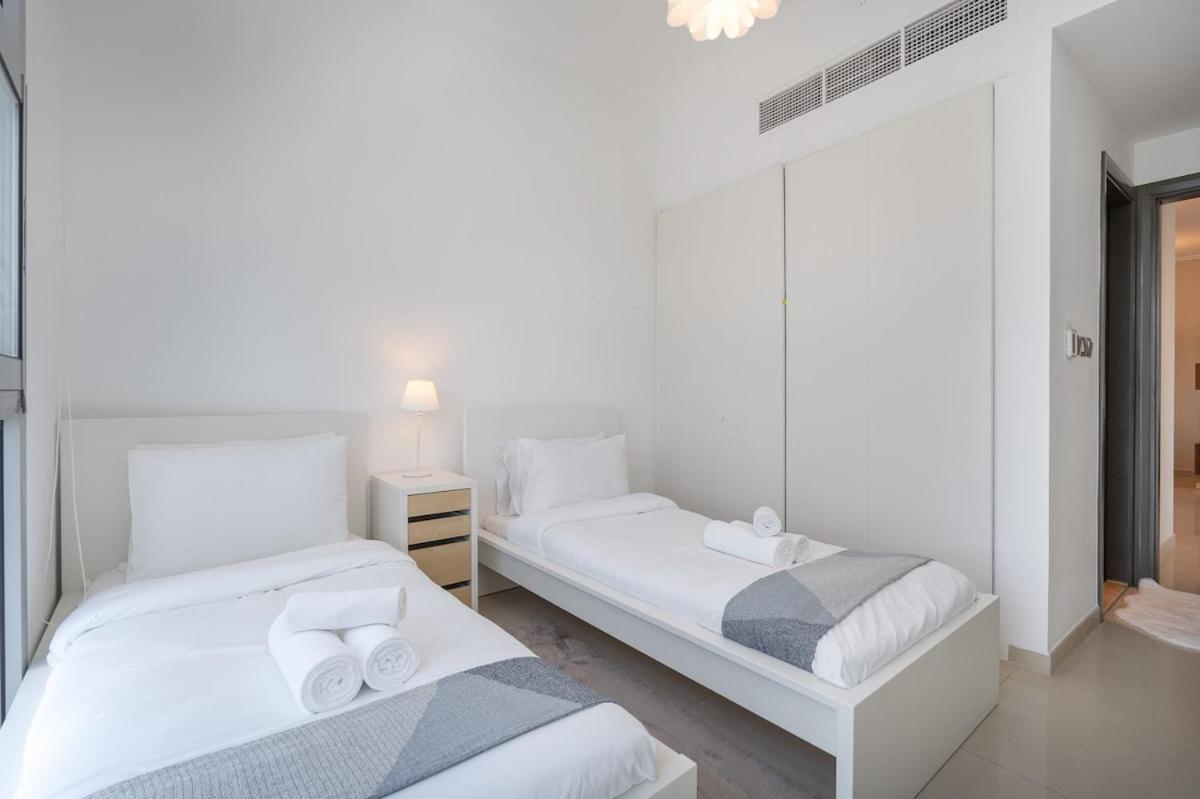 Airy And Cozy 2-bedroom With Marina Views In Dec Tower 2 *