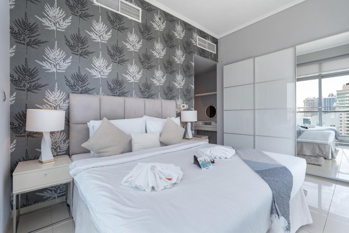 Airy And Cozy 2-bedroom With Marina Views In Dec Tower 2 Dubai