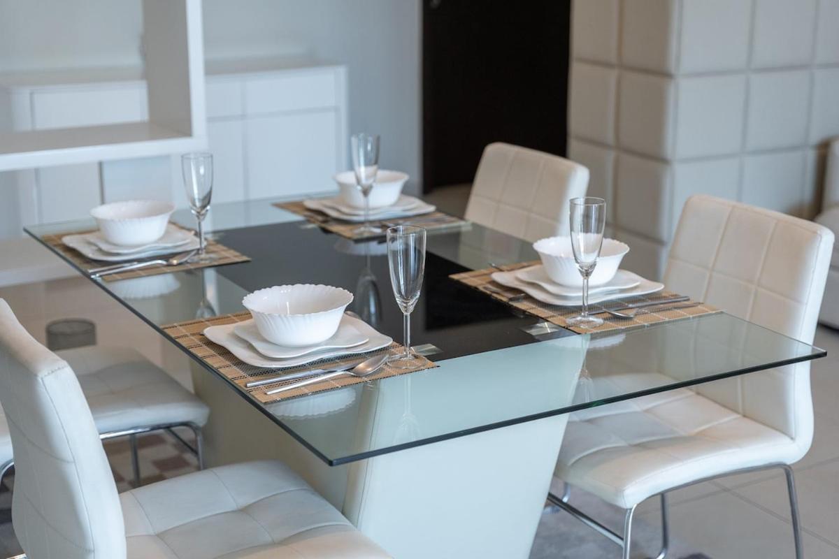 Airy And Cozy 2-bedroom With Marina Views In Dec Tower 2 Apartment Dubai