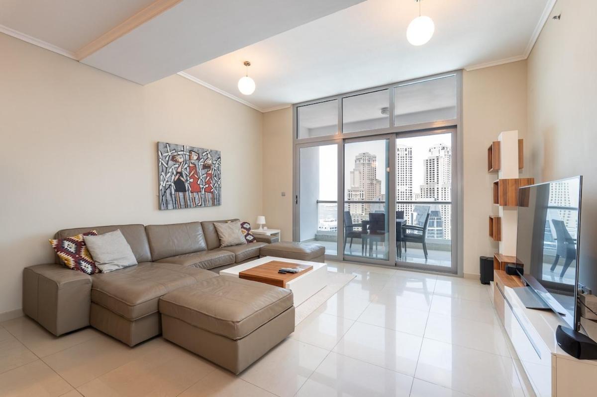Airy And Cozy 2-bedroom With Marina Views In Dec Tower 2