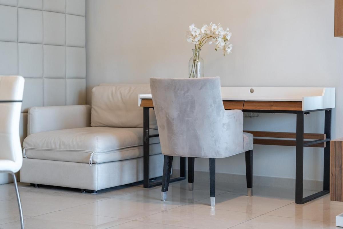 Apartment Airy And Cozy 2-bedroom With Marina Views In Dec Tower 2 *