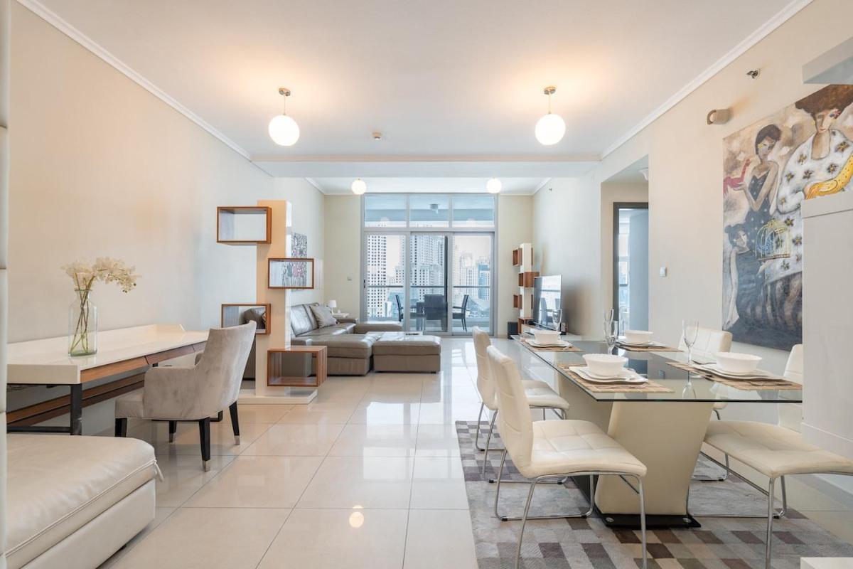 Airy And Cozy 2-bedroom With Marina Views In Dec Tower 2 Apartment Dubai
