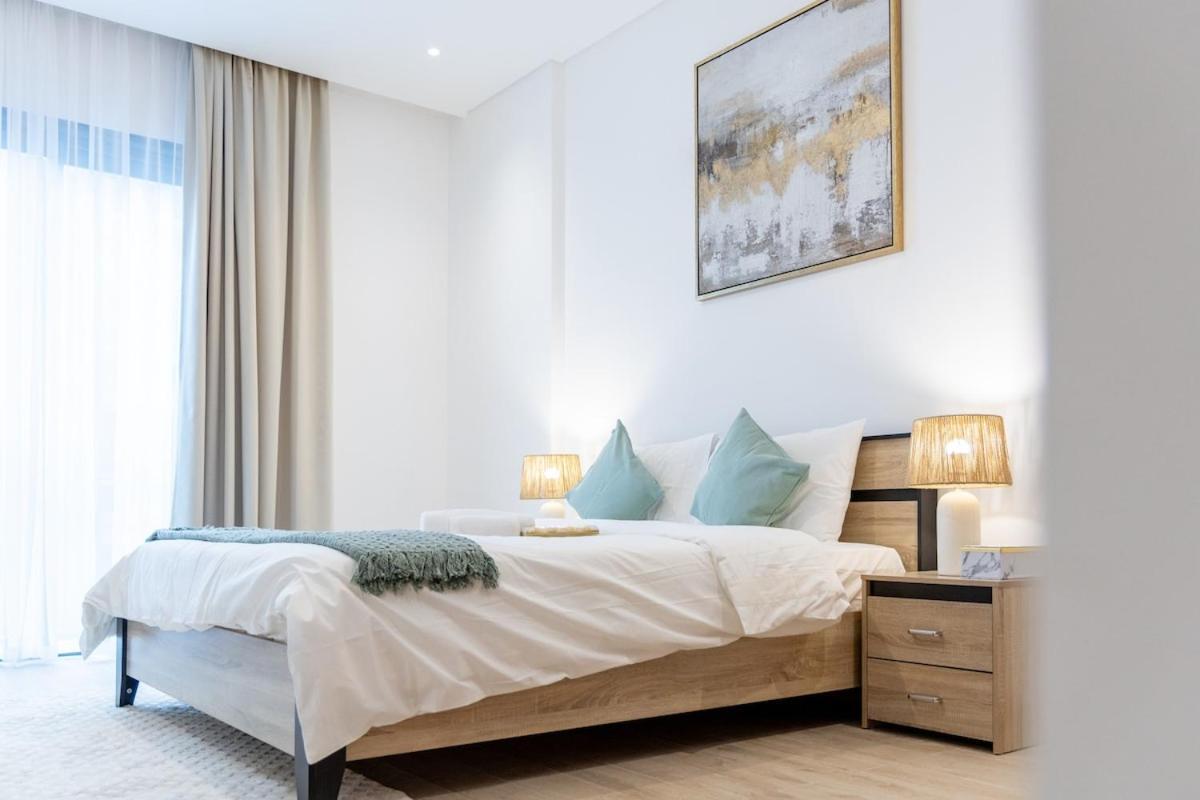 Luxe 1br In Citywalk With Pool Balcony & Apartment Dubai