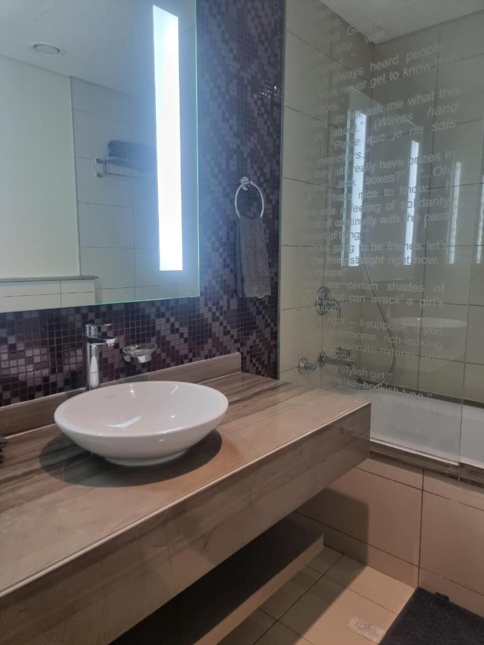 Apartment 1 Bedroom Tower D Paramount *