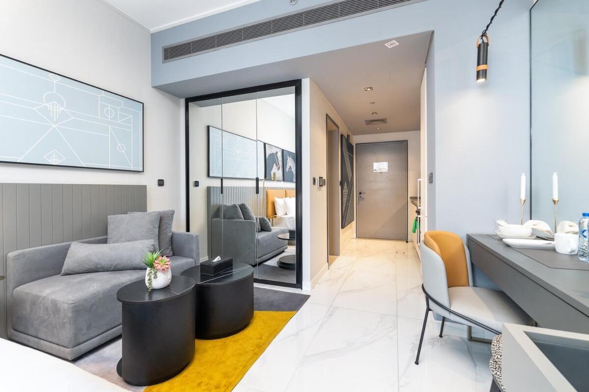 Vogue Mag318 Downtown - Pool View And Walkable To Burj Khalifa And The Mall Apartment Dubai