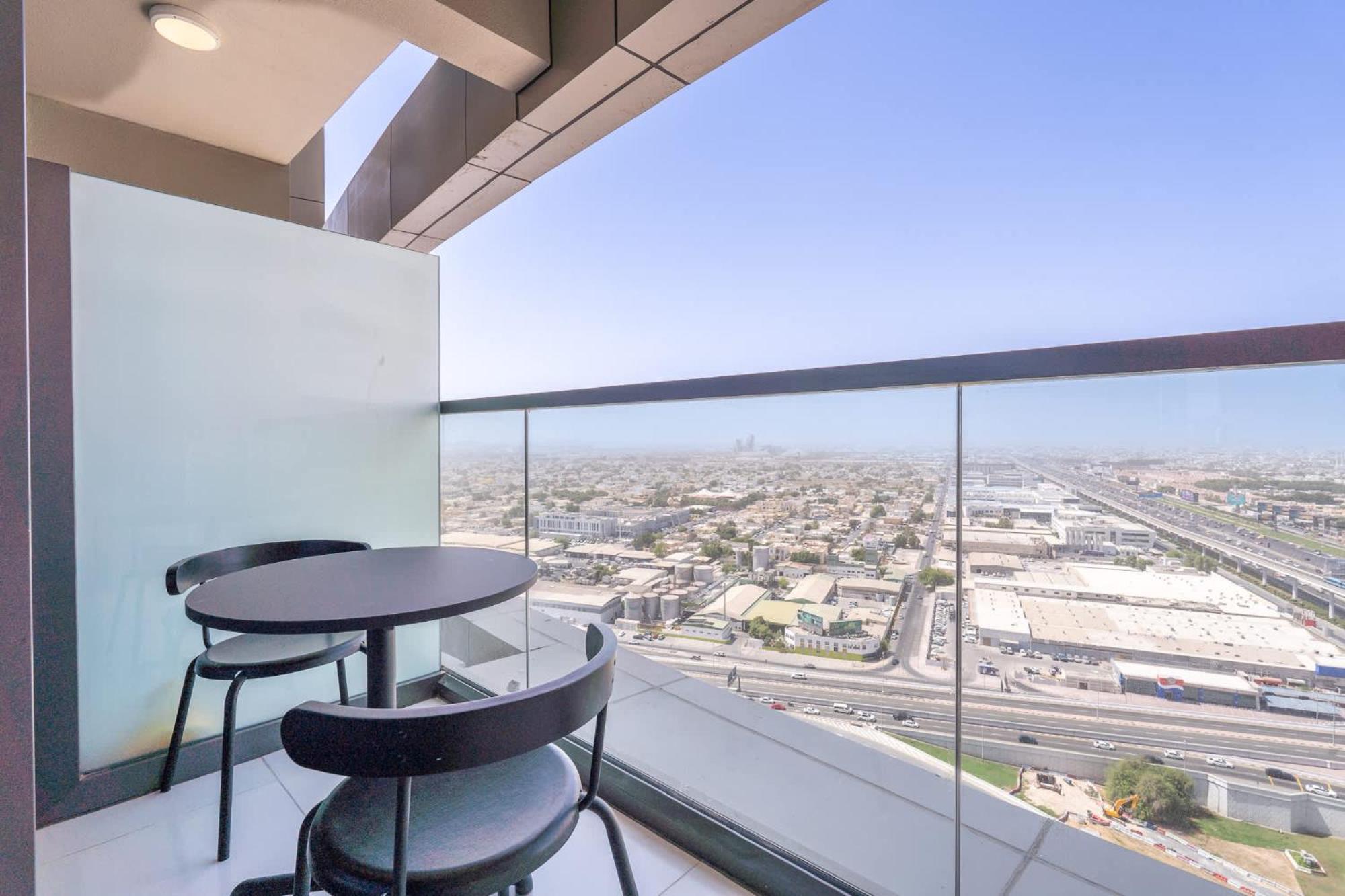 Modern Cozy 2-bedroom Perfect For Family In Business Bay Apartment Dubai