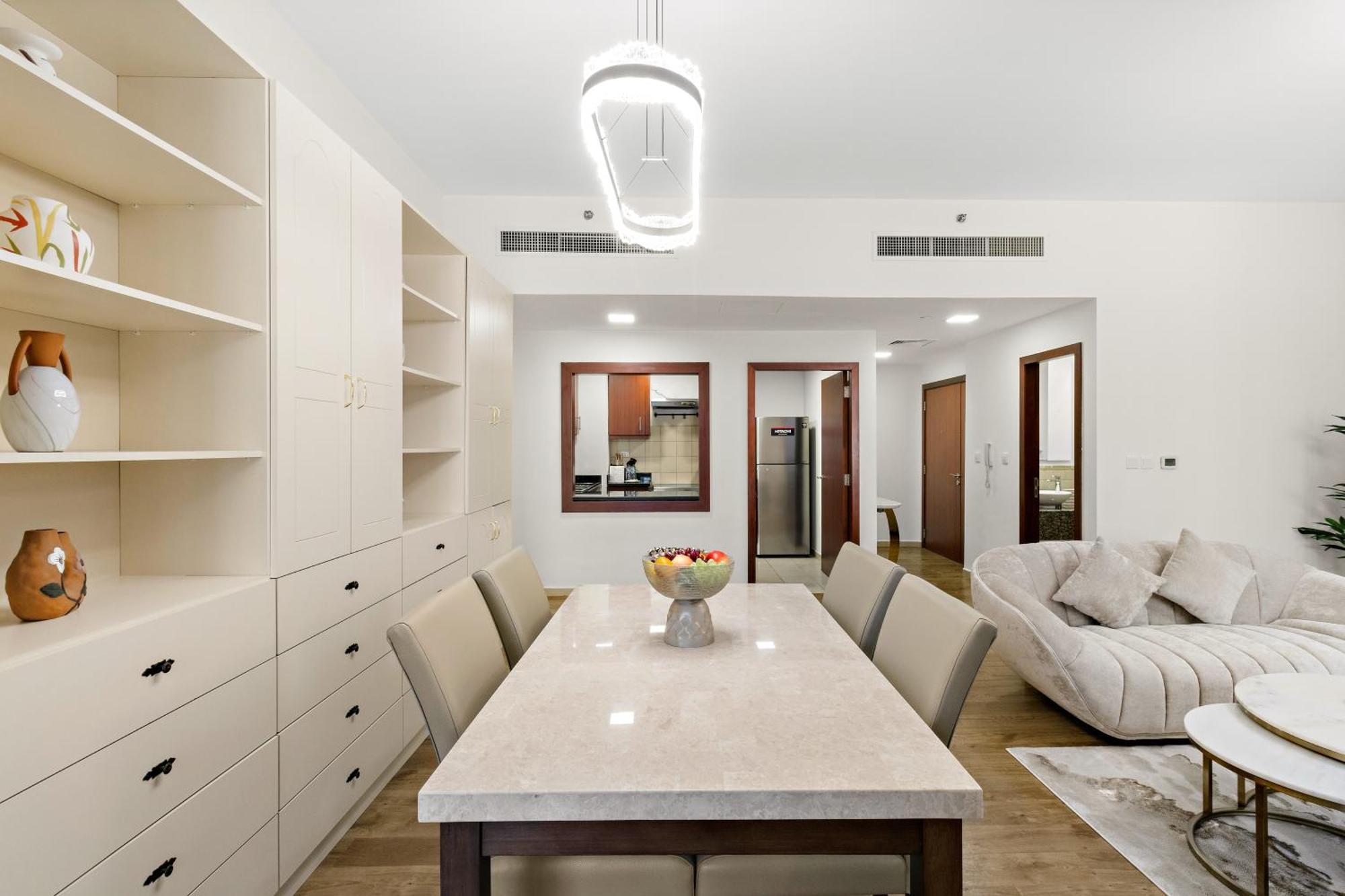 Luxe 2br With Marina View In Jbr And Walk To The Apartment