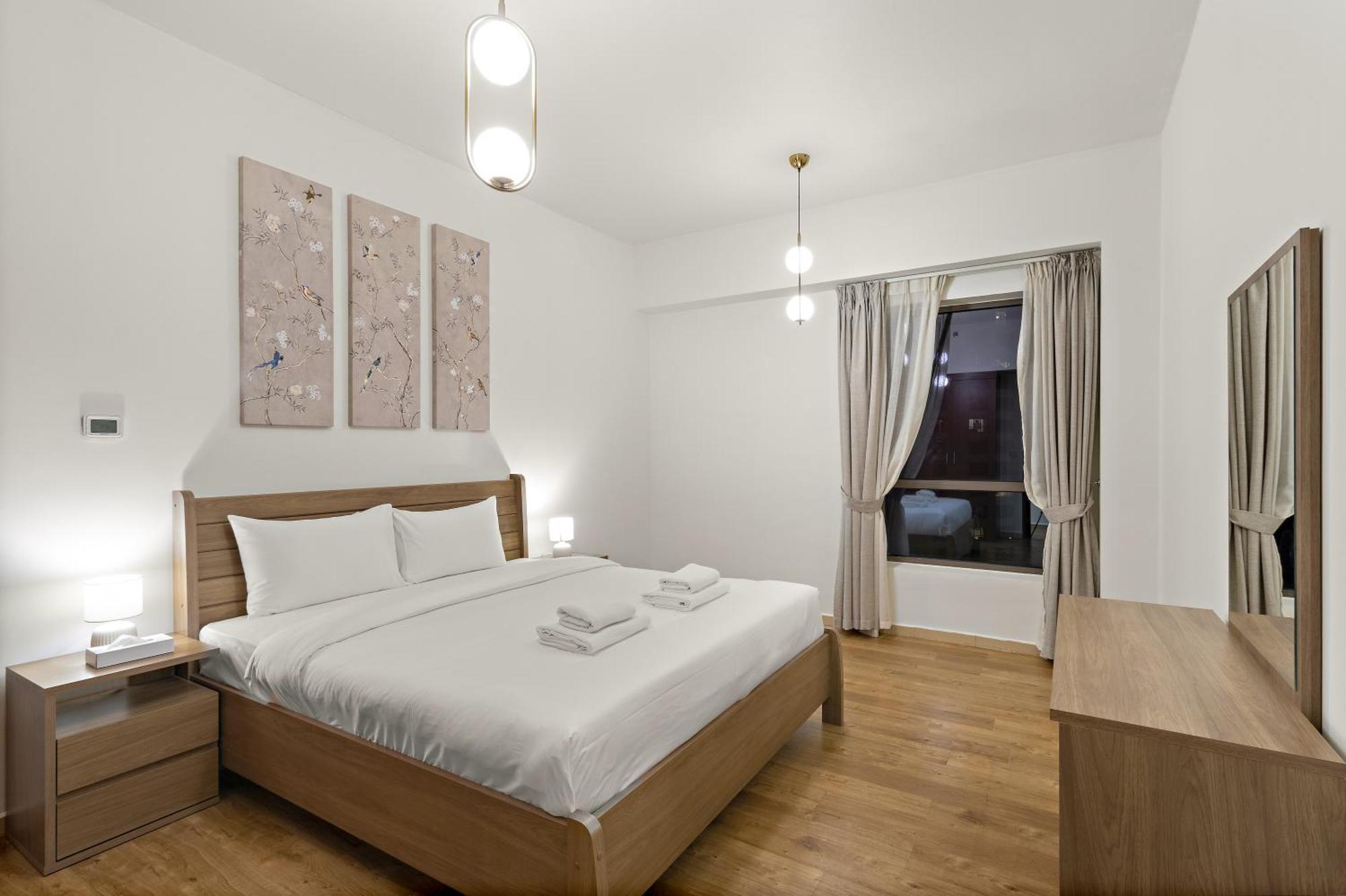 Luxe 2br With Marina View In Jbr And Walk To The * Dubai