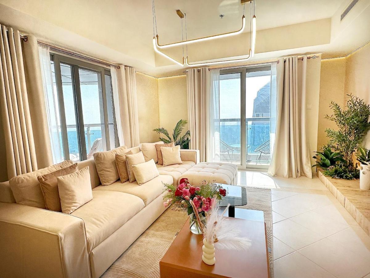Skyline Sanctuary On The 82Nd Dubai