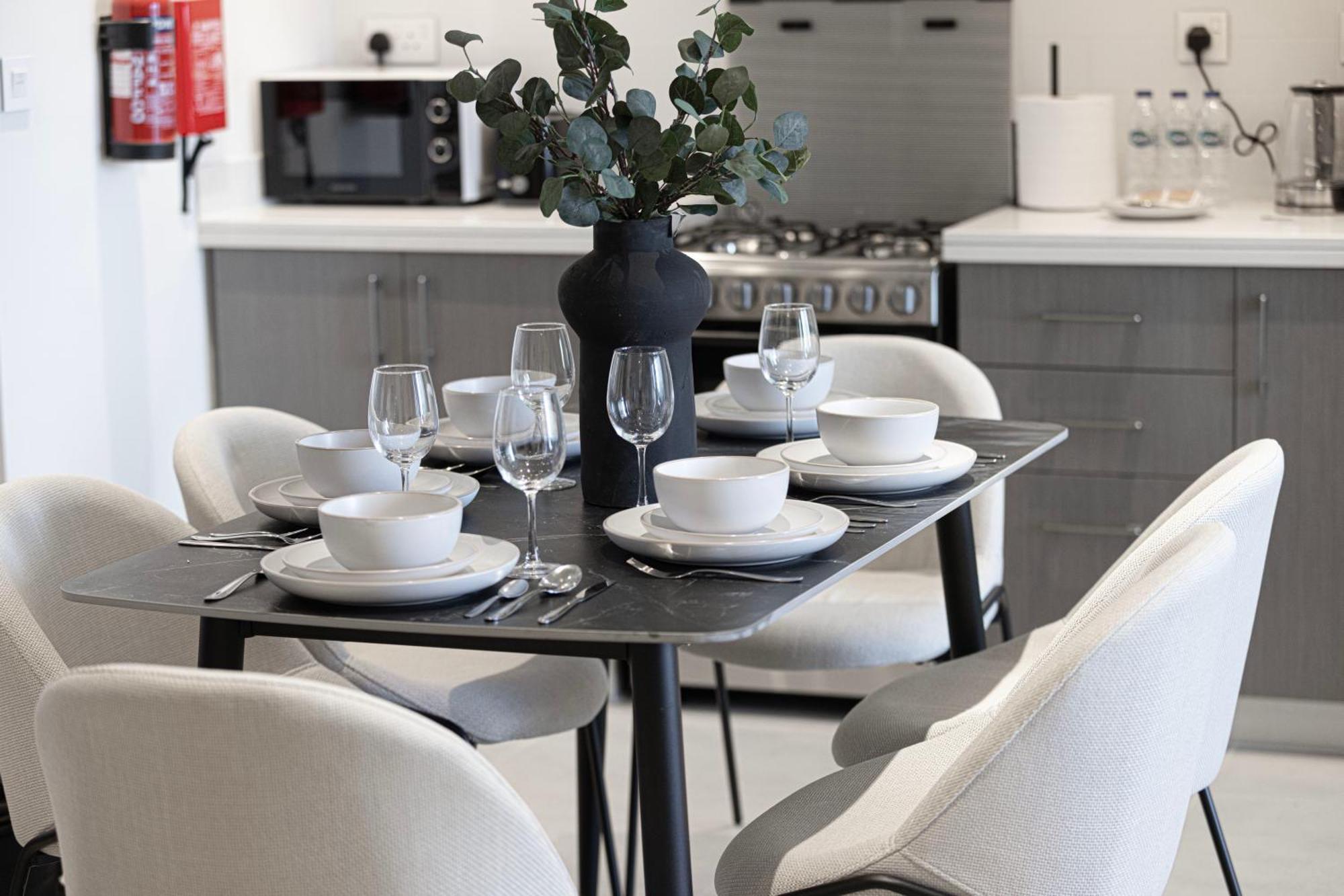 Luxe - 2br - Sea & View - 5 Min To Mall