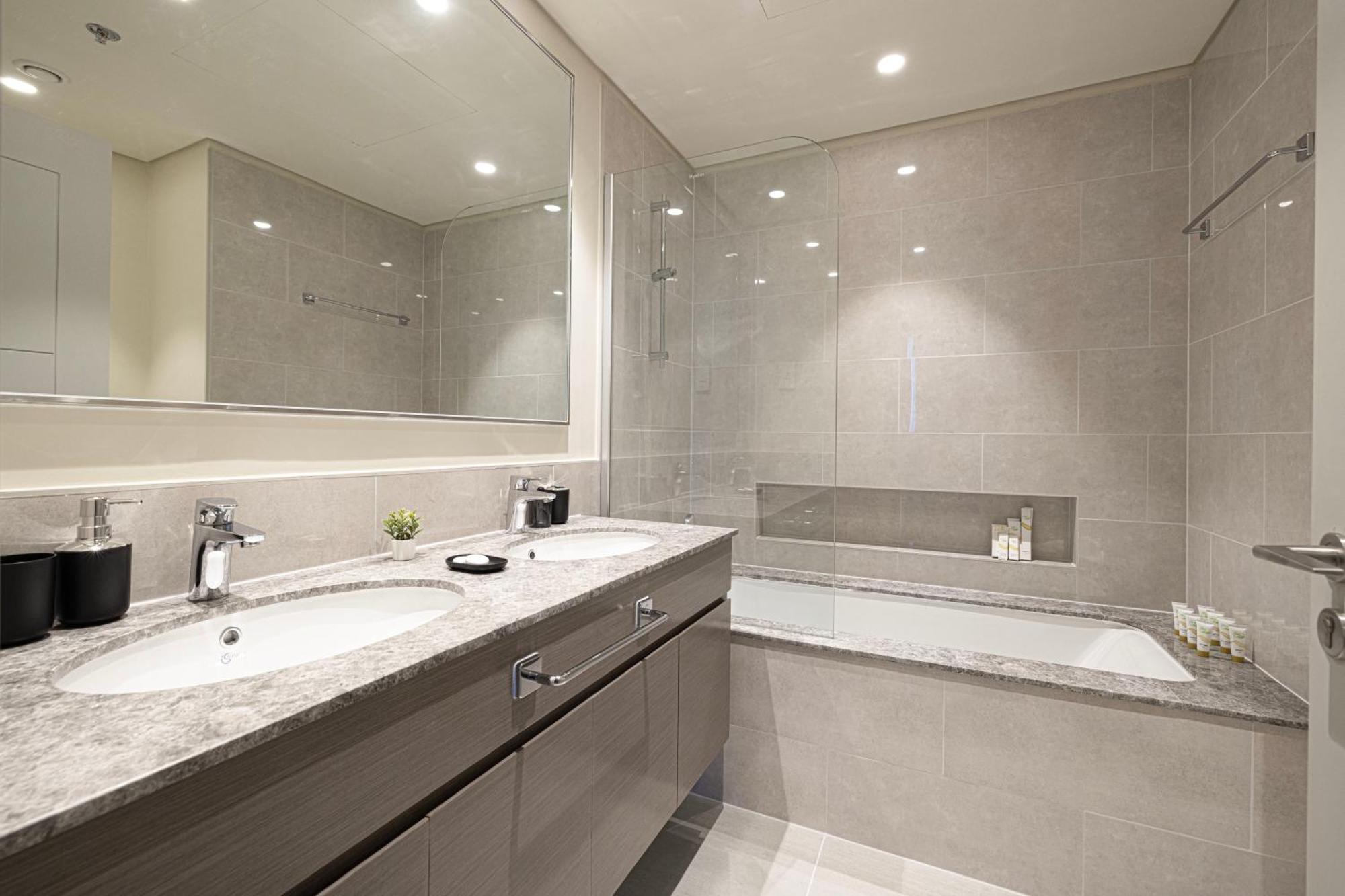 Luxe - 2br - Sea & View - 5 Min To Mall Dubai