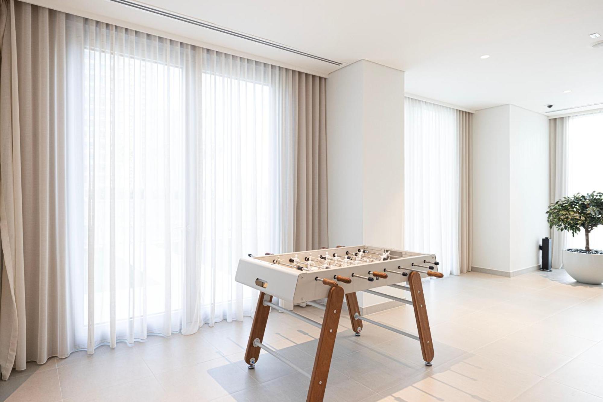 Luxe - 2br - Sea & View - 5 Min To Mall Apartment *