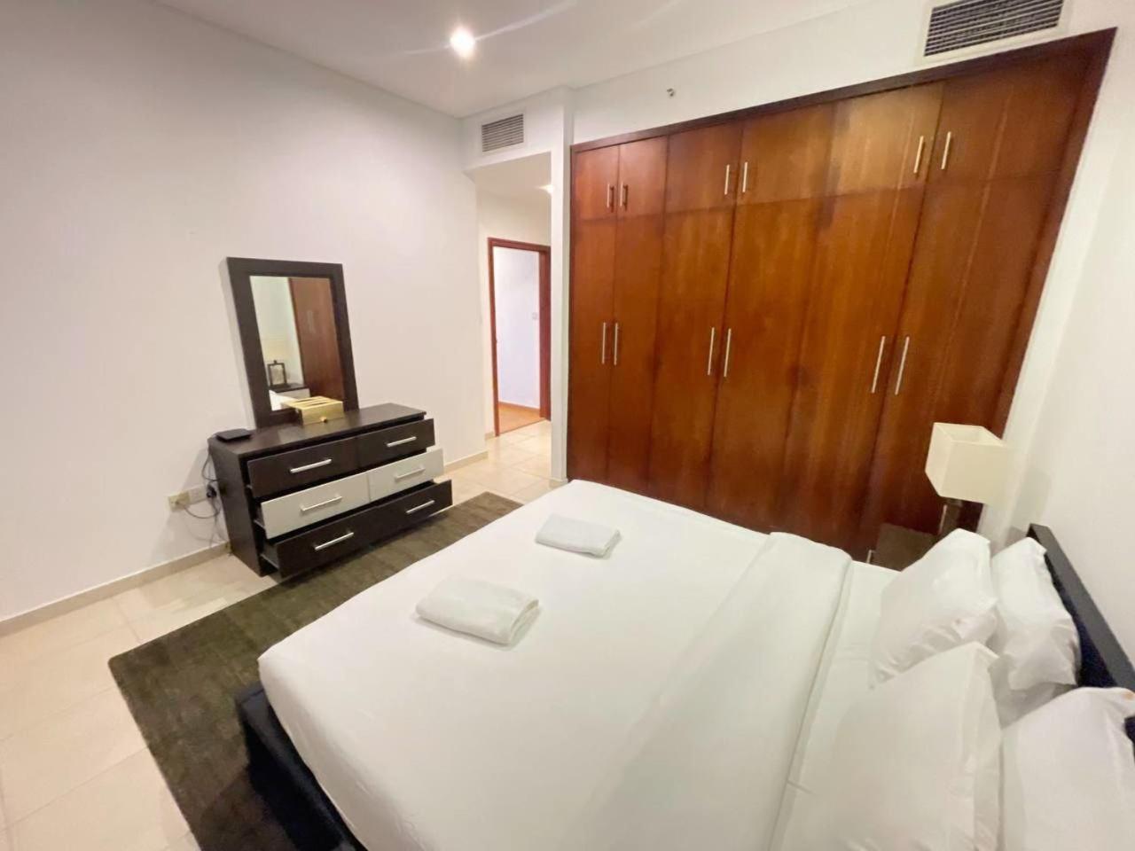 Apartment Spacious Family In Marina On The Walk Dubai