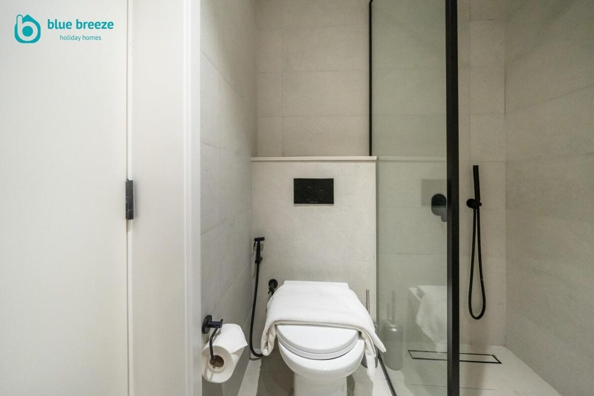 Apartment Blue Breeze - Trendy With Balcony & Stylish Interiors