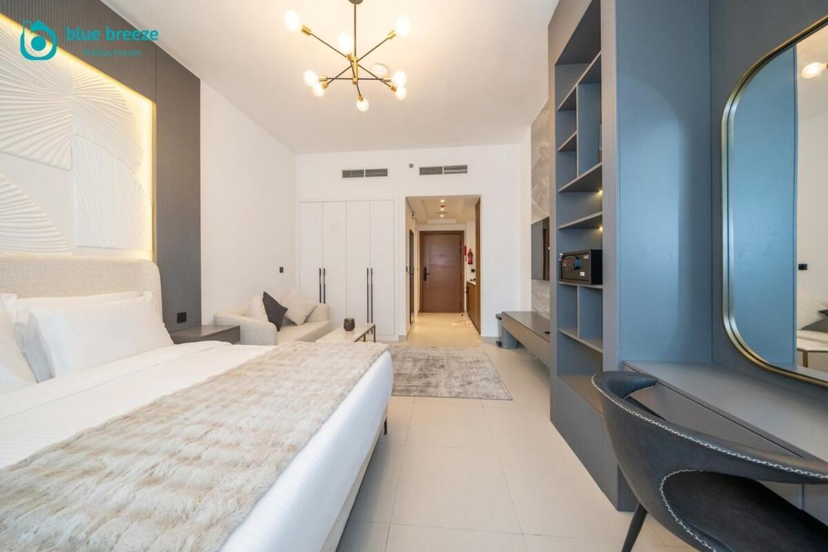 Apartment Blue Breeze - Trendy With Balcony & Stylish Interiors *