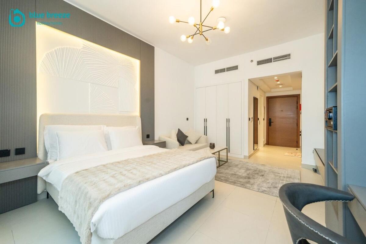 Apartment Blue Breeze - Trendy With Balcony & Stylish Interiors *