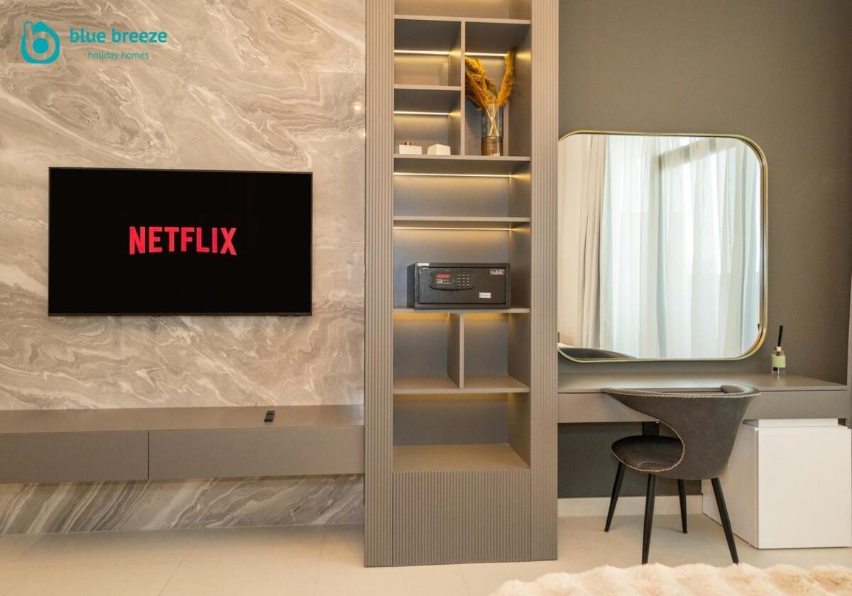 Blue Breeze - Trendy With Balcony & Stylish Interiors * Dubai