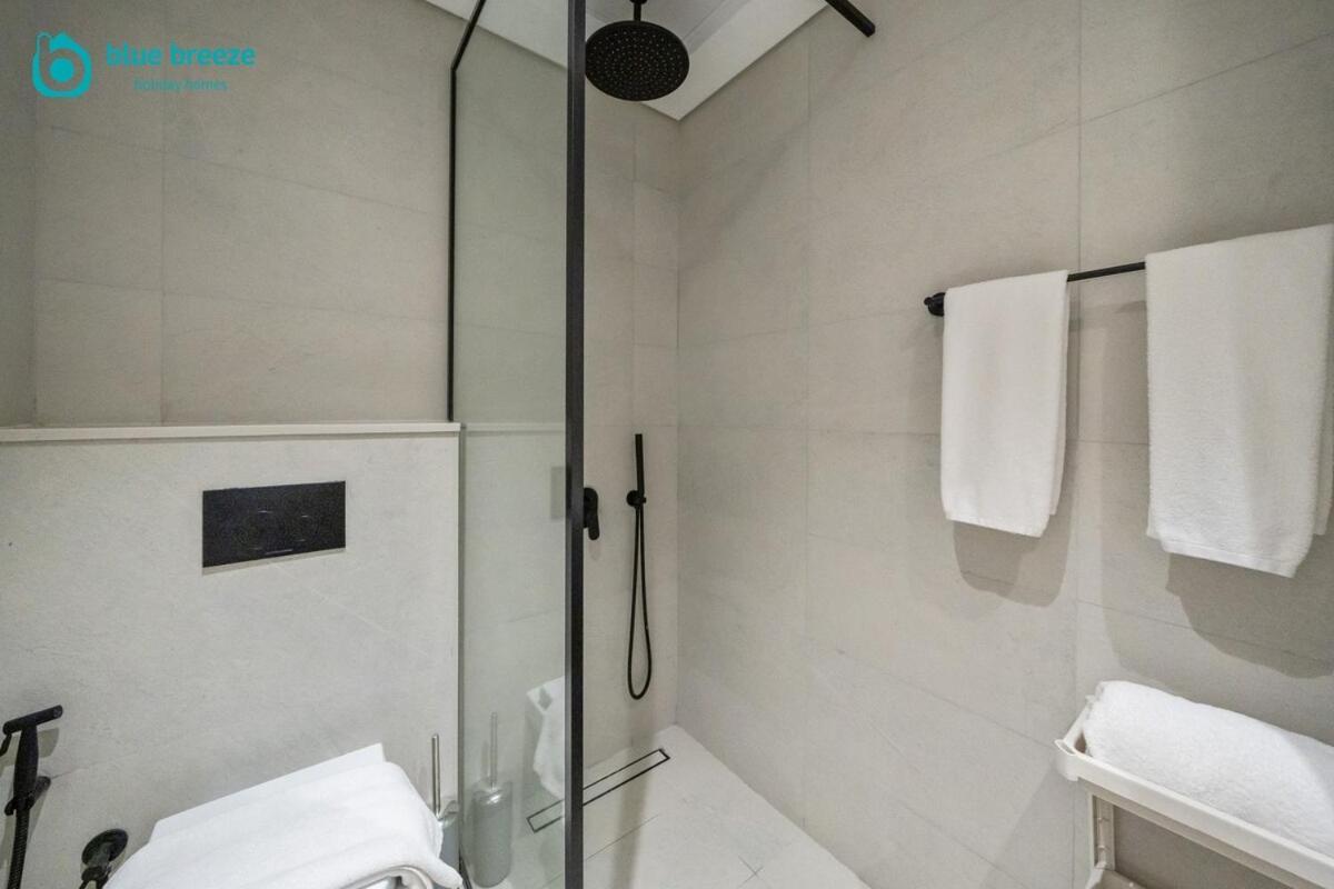 Blue Breeze - Trendy With Balcony & Stylish Interiors Dubai