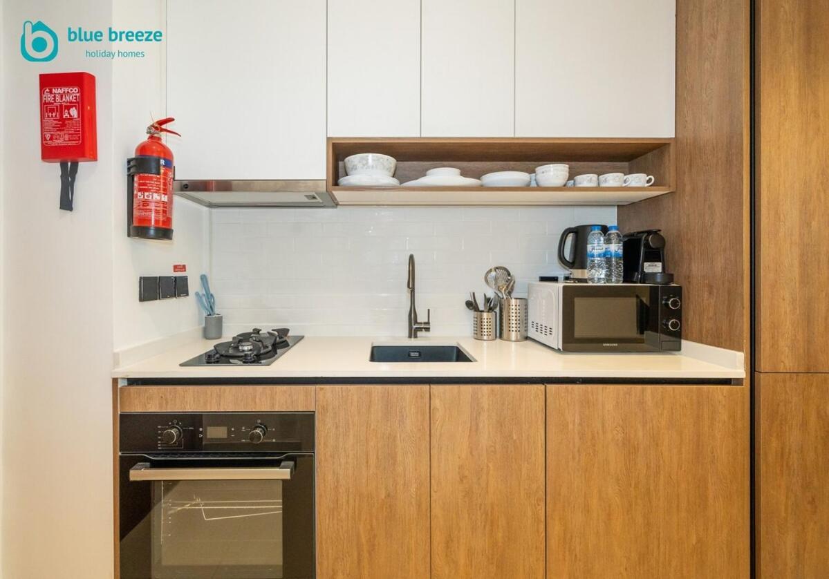 Blue Breeze - Trendy With Balcony & Stylish Interiors * Dubai